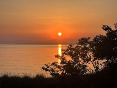 sonnenaufgang im urlaub im ferienhaus nordgriechenland