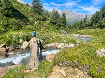 wandern timmelsjoch holzbruecke 